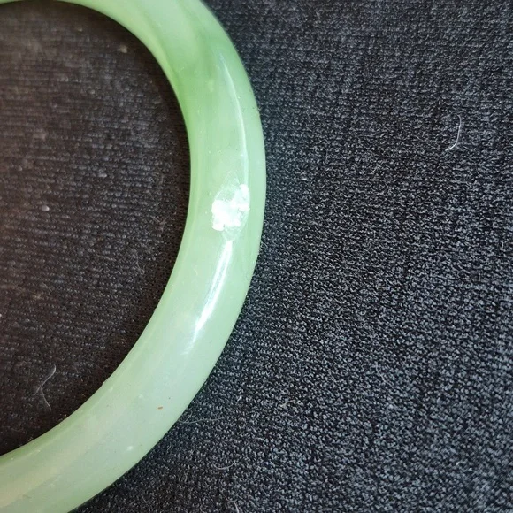 Set of 2 Costume Bangles – Purple & Green – Material Unknown - Picture 5 of 6